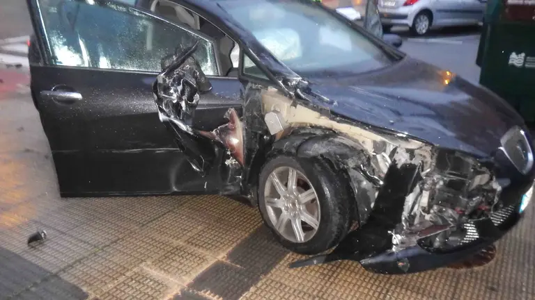 Accidente en la calle Santa Vicenta María POLICÍA MUNICIPAL DE PAMPLONA (2)