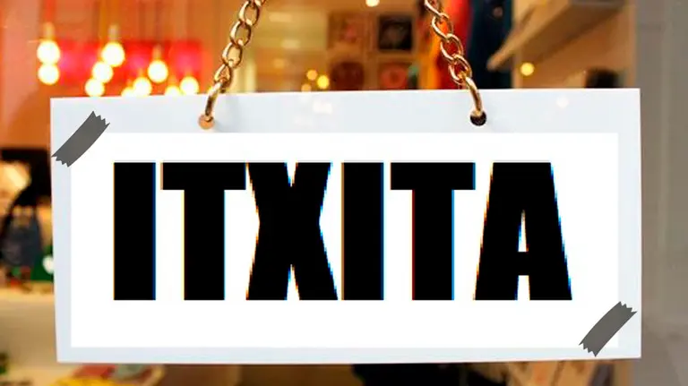 Imagen de un cartel que avisa de un local cerrado con el texto en euskera