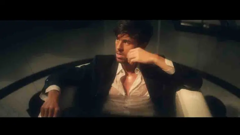 Una captura del nuevo videoclip de Enrique Iglesias