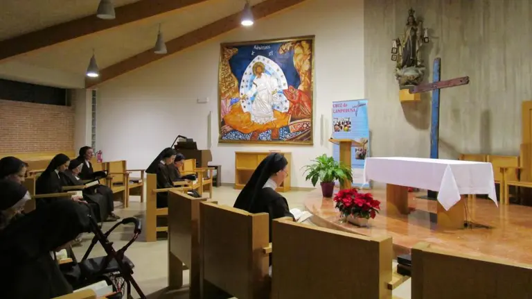 La Cruz de Lampedusa, con las carmelitas descalzas de Olza CEDIDA