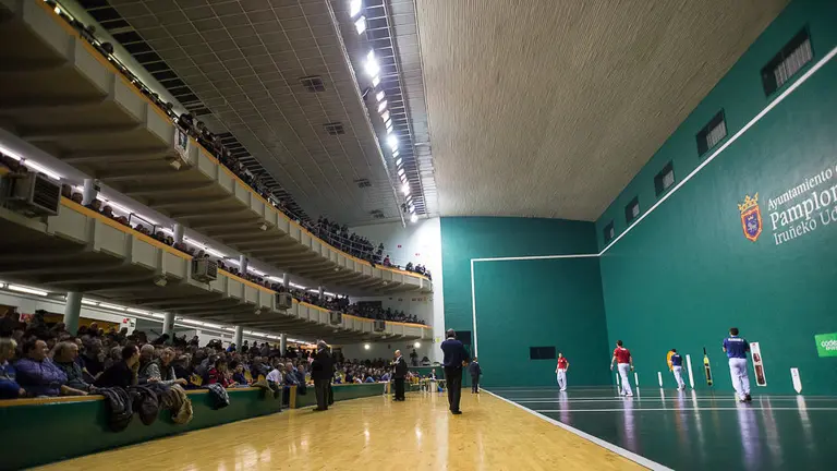 Partido correspondiente a la liguilla del Campeonato de Parejas de Pelota Mano entre Ezkurdia-Zabaleta y Elezkano II-Rezusta disputado en el frontón Labrit (34). IÑIGO ALZUGARAY