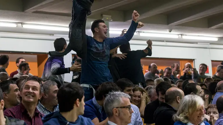 El frontón Labrit de Pamplona durante el partido del Campeonato de Parejas de Pelota Mano entre Ezkurdia-Zabaleta y Elezkano II-Rezusta (24). IÑIGO ALZUGARAY