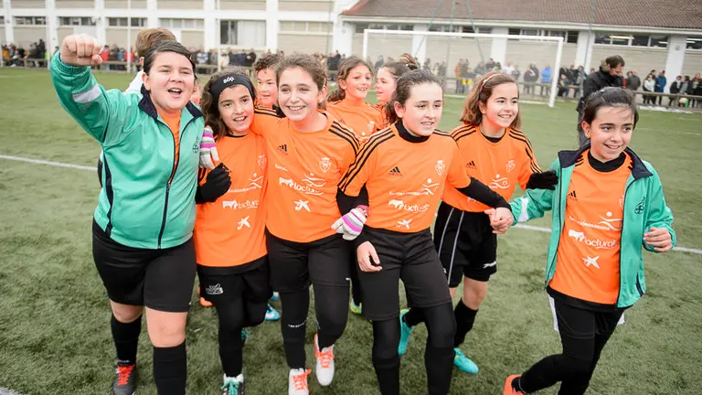 Partidos del interescolar en Tajonar. PABLO LASAOSA 027