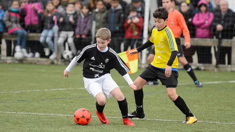 Partidos del interescolar en Tajonar. PABLO LASAOSA 055