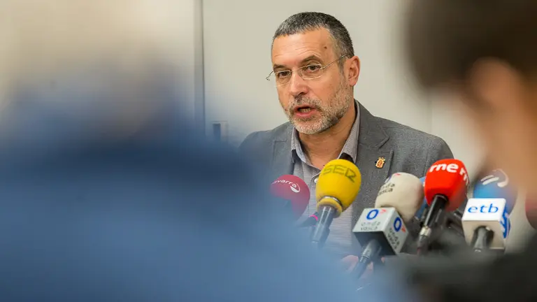 El Gobierno Foral informa de su habitual sesión semanal con la presencia de María Solana y Miguel Laparra en la Sala Joaquín Elizondo del Palacio de Navarra (20). IÑIGO ALZUGARAY