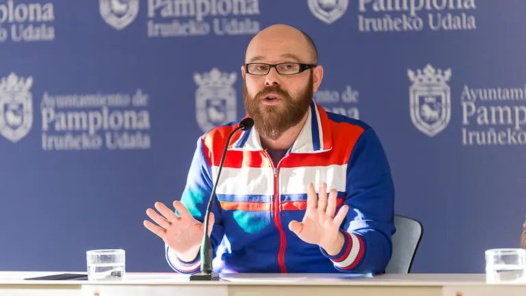 Armando Cuenca y Joël Dozzi presentan la propuesta de nuevo Plan de Acción Energético del Ayuntamiento de Pamplona. IÑIGO ALZUGARAY (17)