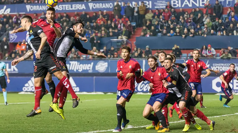 Partido entre Osasuna y Nastic disputado en El Sadar (13). IÑIGO ALZUGARAY