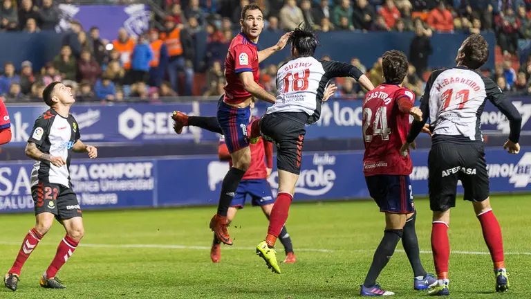Partido entre Osasuna y Nastic disputado en El Sadar (30). IÑIGO ALZUGARAY