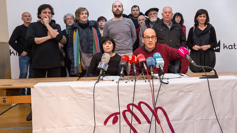 -Rueda de prensa de la asociación Kontuz en Katakrak (10). IÑIGO ALZUGARAY