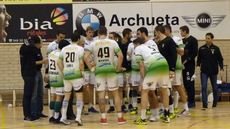 Tiempo muerto del Helvetia en el amistoso de Noáin.