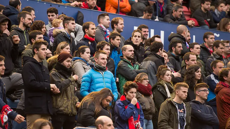 Aficionados en el partido Osasuna - Cultural Leonesa. PABLO LASAOSA 18