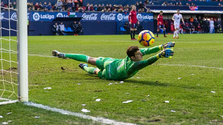 Sergio Herrera en el Osasuna - Leonesa disputado en El Sadar. IÑIGO ALZUGARAY
