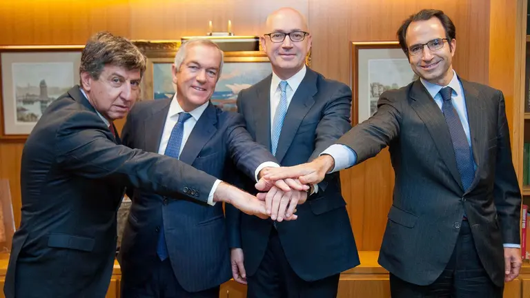 Gabriel Alonso, Joaquín Arenas, Jesús Nuño de la Rosa, y Olaf Díaz-Pintado en el acuerdo de financiación alcanzado por el Grupo El Corte Inglés IMAGEN CEDIDA