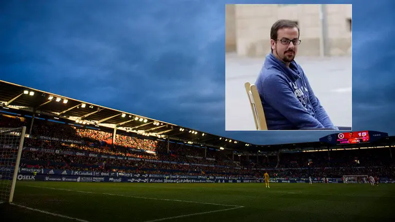 Una imagen de Santiago Zuza, nuevo periodista de Osasuna, sobre el estadio de El Sadar