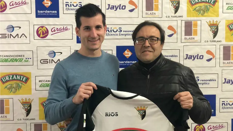 Edu de Prados y el presidente del Tudelano.  CD Tudelano.