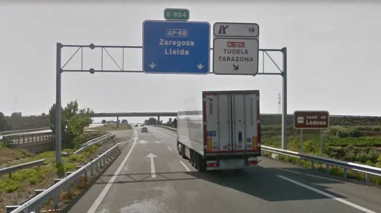 Tramo de la AP68 a su paso por la localidad ribera de Murchante ARCHIVO