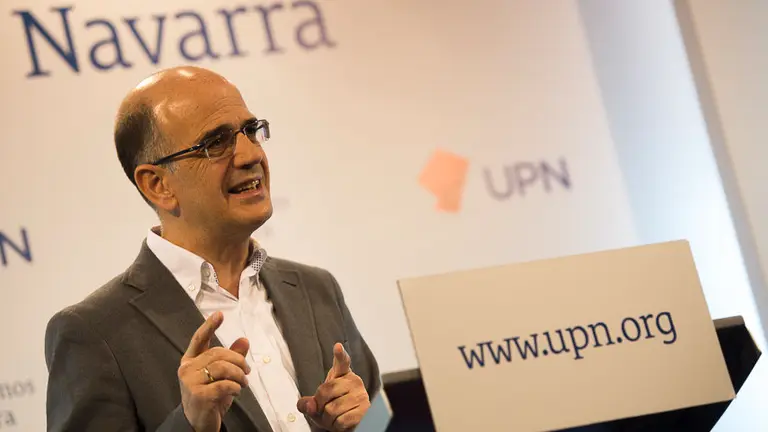 El portavoz de UPN en la comisión de educación del Parlamento de Navarra, Alberto Catalán, valora cuestiones relacionadas con la campaña de preinscripción escolar y la política educativa  (3)