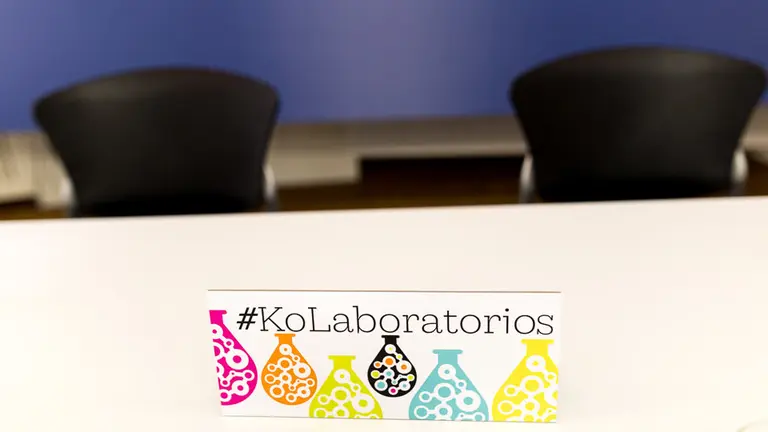El concejal Manuel Millera y Axel Moreno presentan el programa 'KoLabotarios', sobre espacios de construcción colectiva en Pamplona (01). IÑIGO ALZUGARAY