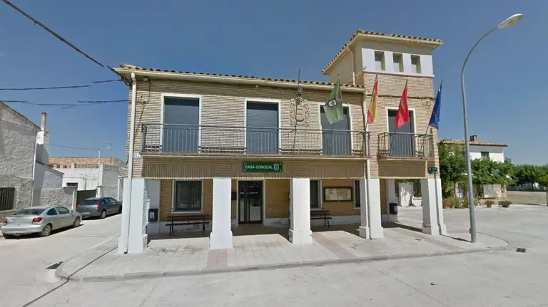 Imagen de la fachada de la casa concejil de Figarol ARCHIVO