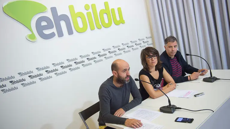 Iban Maia, Maider Beloki y Dani Saralegi valoran las líneas de trabajo prioritarias y los retos del curso político. PABLO LASAOSA 04