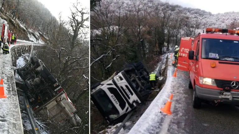 Camión volcado en Latasa en una jornada marcada por la nieve caída en las carreteras navarras BOMBEROS DE NAVARRA 2