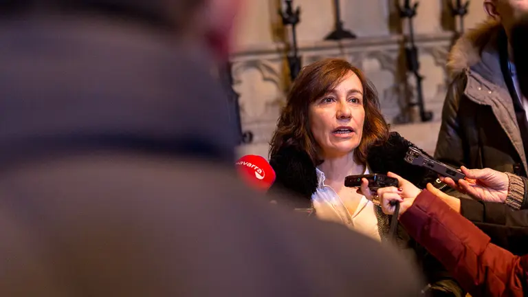 La consejera Ana Herrera durante la visita a las obras de restauración del claustro de la catedral de Pamplona (05). IÑIGO ALZUGARAY