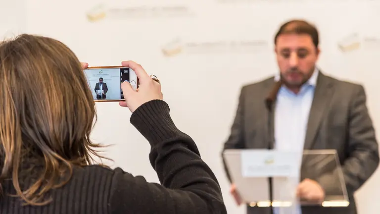 Unai Hualde, presidente de la comisión parlamentaria que investiga la desaparición de Caja Navarra, informa sobre el calendario de comparecencias (06). IÑIGO ALZUGARAY