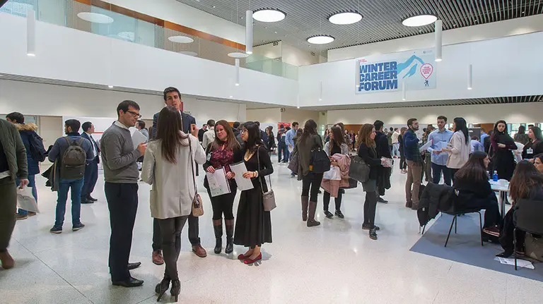 Alumnos de la Universidad de Navarra en el Winter Career Forum