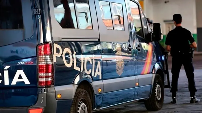 Una furgoneta de la Policía Nacinonal