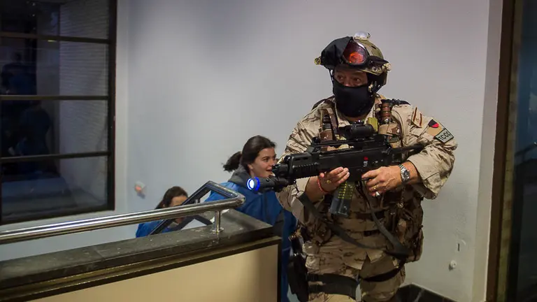 Simulacro de una atención sanitaria en situación de emergencia en la Universidad de Navarra. PABLO LASAOSA 01 (5)