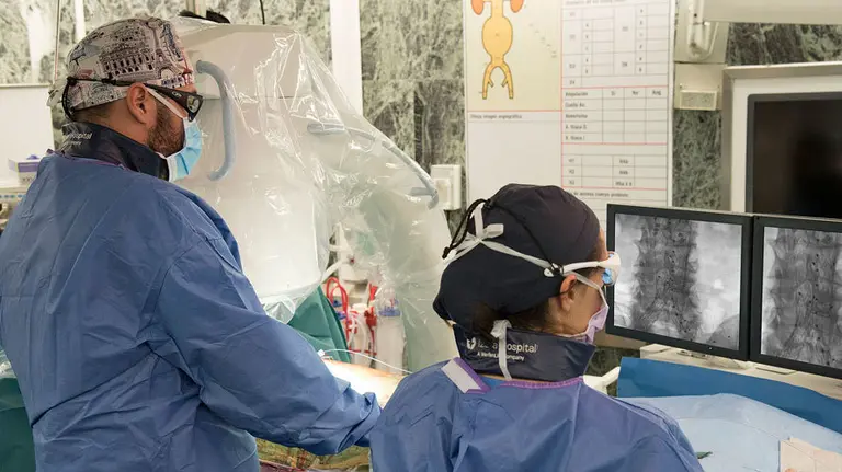 Un momento de la intervención realizada en el Complejo Hospitalario de Navarra. GOBIERNO DE NAVARRA
