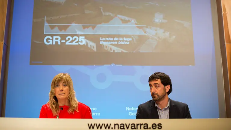 Ana Ollo y Álvaro Baraibar presentan la Ruta de Montaña GR-225 y otras actuaciones más en materia de Memoria Histórica. PABLO LASAOSA 02