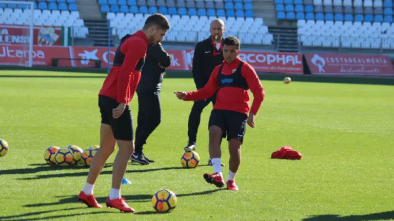 Entrenamiento en el estadio de los Juegos Mediterráneos. UD Almería.
