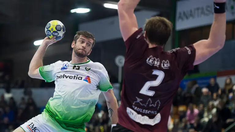 Raúl Nantes. El Helvetia Anaitasuna se enfrenta al Lugi sueco en la primera jornada de la fase de grupos de la Copa EHF. PABLO LASAOSA 12