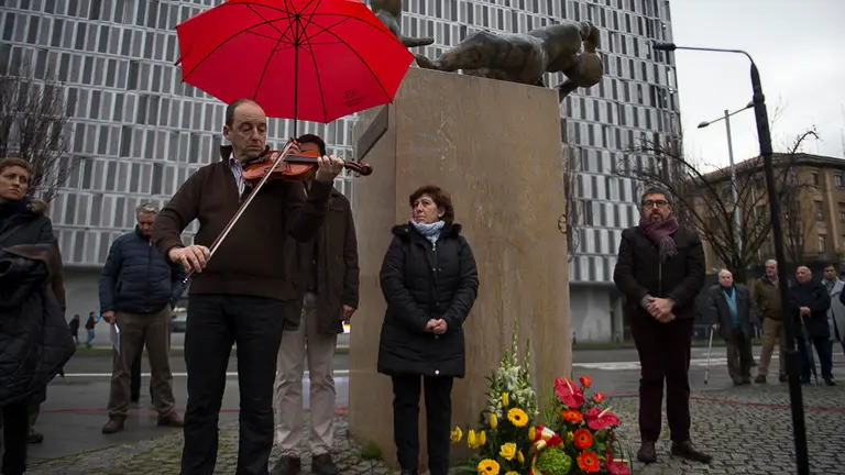 Concentración por el Día de la Memoria de las Víctimas de ETA. PABLO LASAOSA 18
