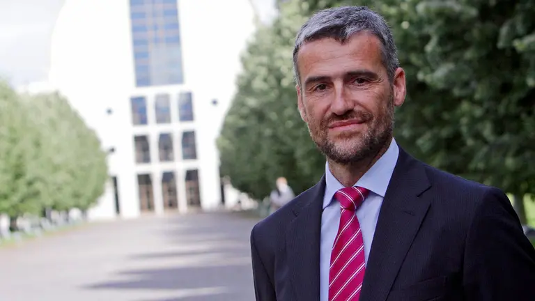 El rector de la Universidad Pública de Navarra, Alfonso Carlosena, hace balance y presenta nuevos grados en el centro académico