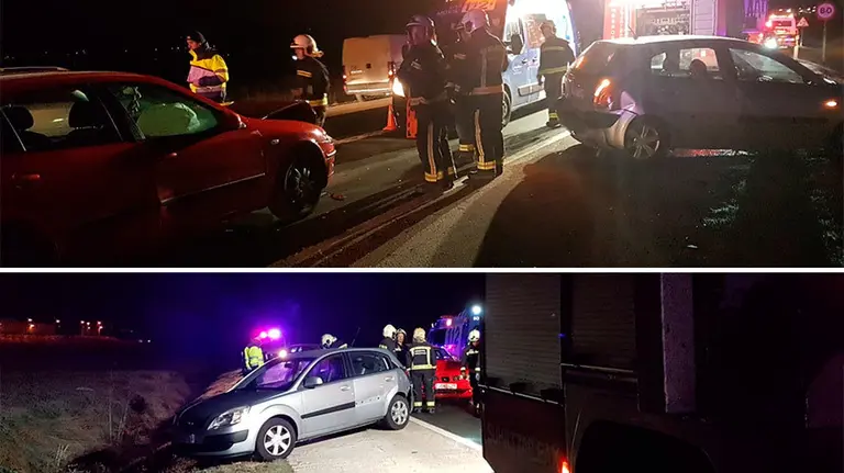 Los dos vehículos accidentados en la ronda de Pamplona en esta mañana de martes. BOMBEROS DE NAVARRA