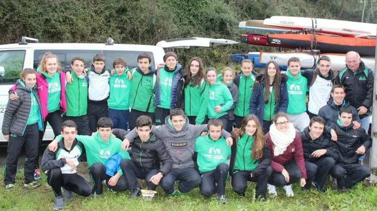 Equipo de Piragüismo Pamplona en Pletzia.