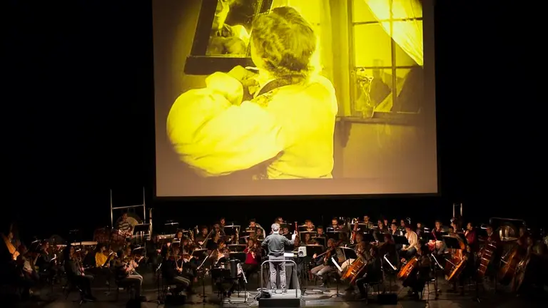 Proyección de Nosferatu acompañada de música en directo