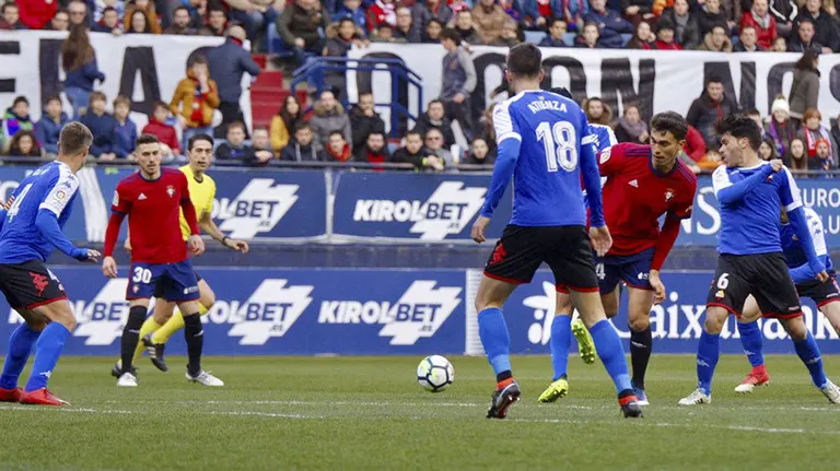 Encuentro entre Osasuna y el Reus en el estadio El Sadar IÑIGO ALZUGARAY 4