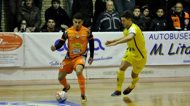Hamza, del Aspil Vidal, ante el Gran Canaria en Tudela . Lnfs