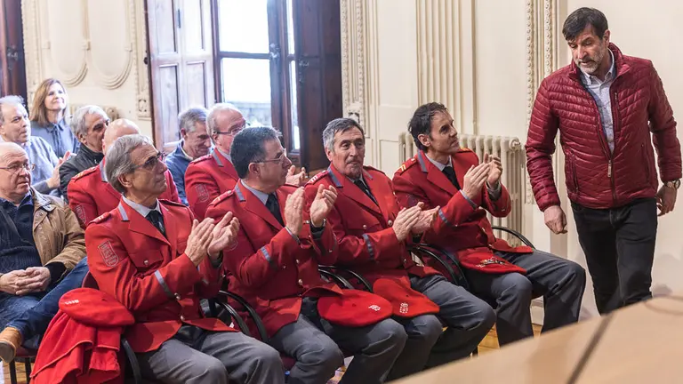 La consejera de Interior, María José Beaumont, participa en el acto de homenaje a los policías forales jubilados en 2017 (19). IÑIGO ALZUGARAY