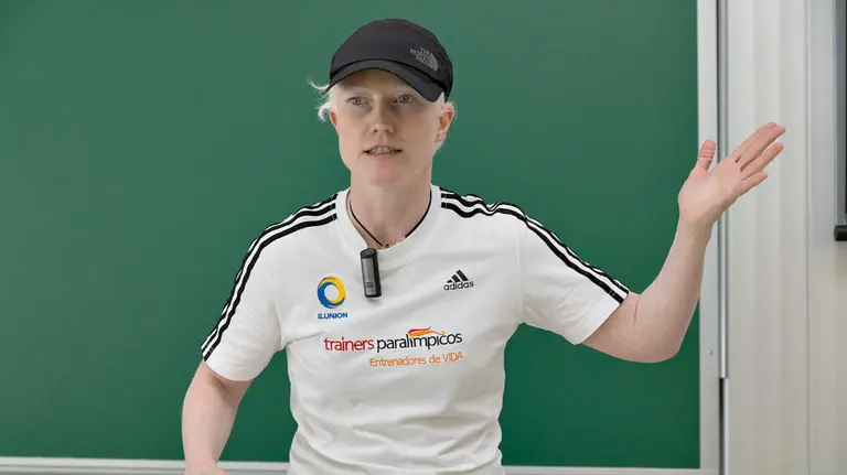 Marta Arce durante su conferencia en la Universidad de Navarra.