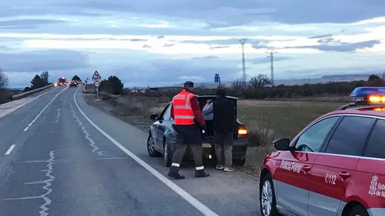 Un momento del control que la Policía Foral ha realizado en Tudela