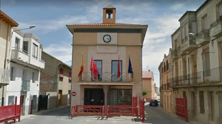 Fachada del Ayuntamiento de Cabanillas ARCHIVO