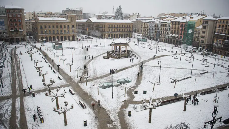 Nevada en Pamplona en el último día de febrero. PABLO LASAOSA 13