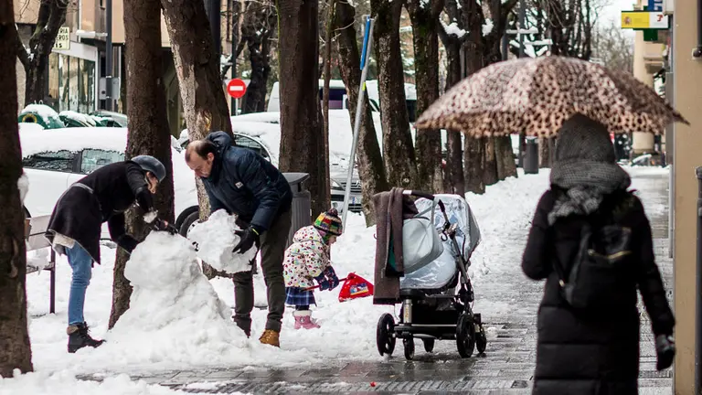 Nieve en Pamplona (01). IÑIGO ALZUGARAY