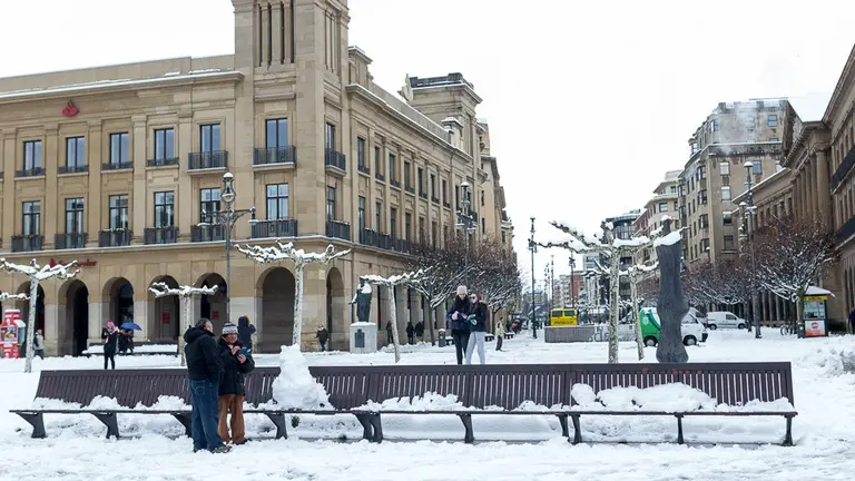 Nieve en Pamplona (09). IÑIGO ALZUGARAY