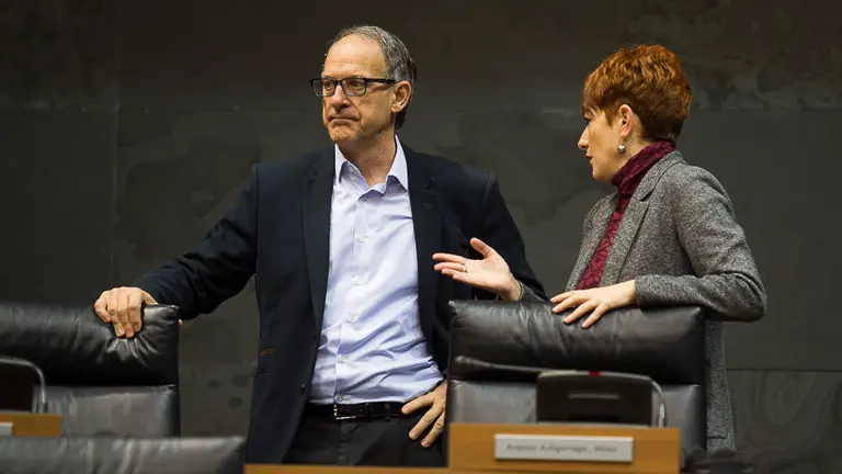 Dos de los componentes de EH Bildu, Adolfo Araiz y Bakartxo Ruíz. PABLO LASAOSA