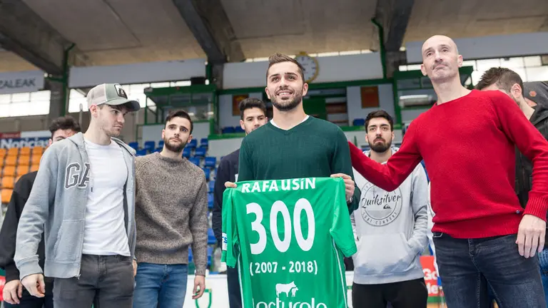 Rafa Usín cumple 300 partidos como jugador de Osasuna Magna Xota (18). IÑIGO ALZUGARAY